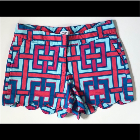 crown & ivy Pants - Crown and Ivy Shelby Scalloped Hem Shorts